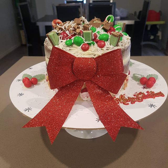 Christmas cake with ribbon