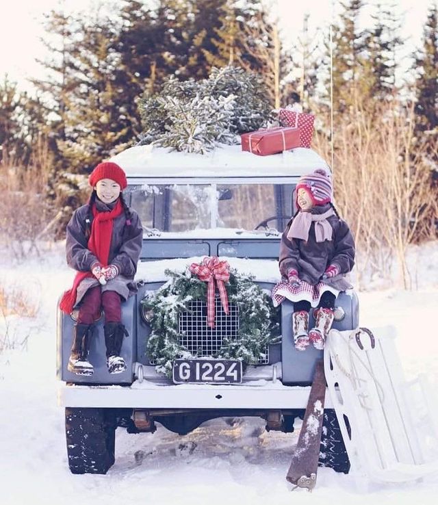 Christmas car with children