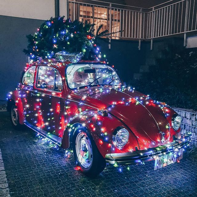 Christmas light car with Christmas tree