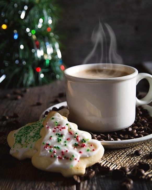 Christmas coffee with cookie