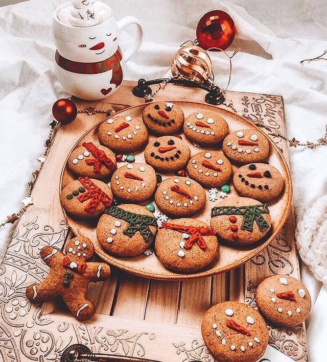 Christmas cookies smiling snowman