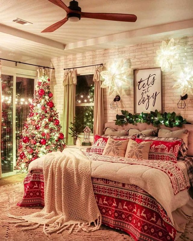 Red Christmas room decoration