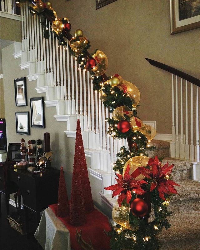 Christmas decoration on the staircase