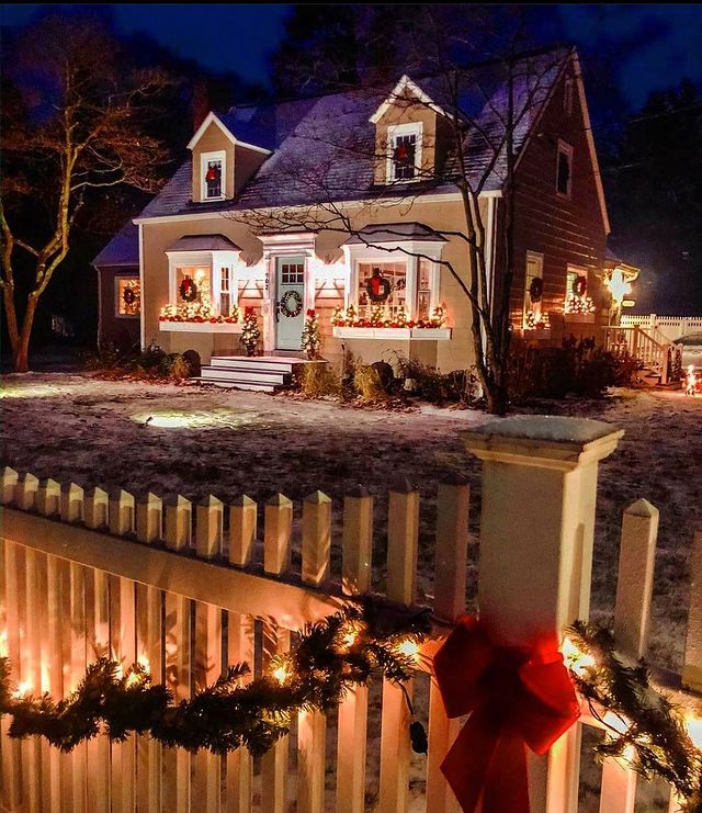 Christmas house night