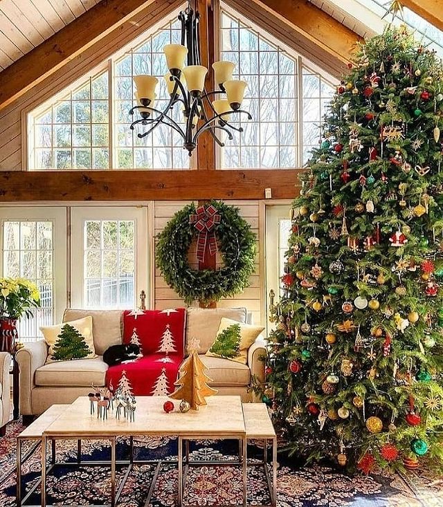 Interior with Christmas tree and wreath