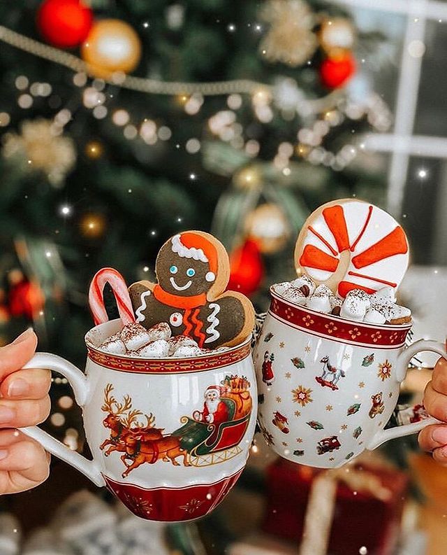 Christmas mugs with cookies