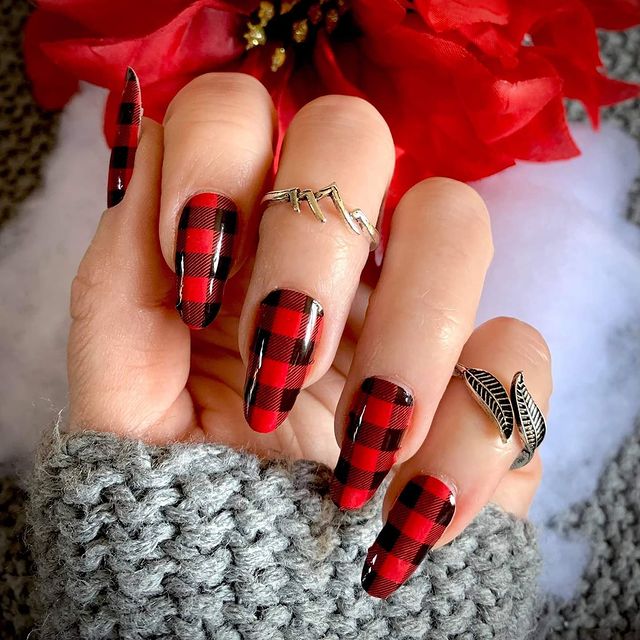 Red and black Christmas nails