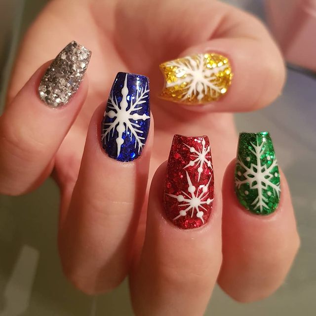 Colored Christmas nails