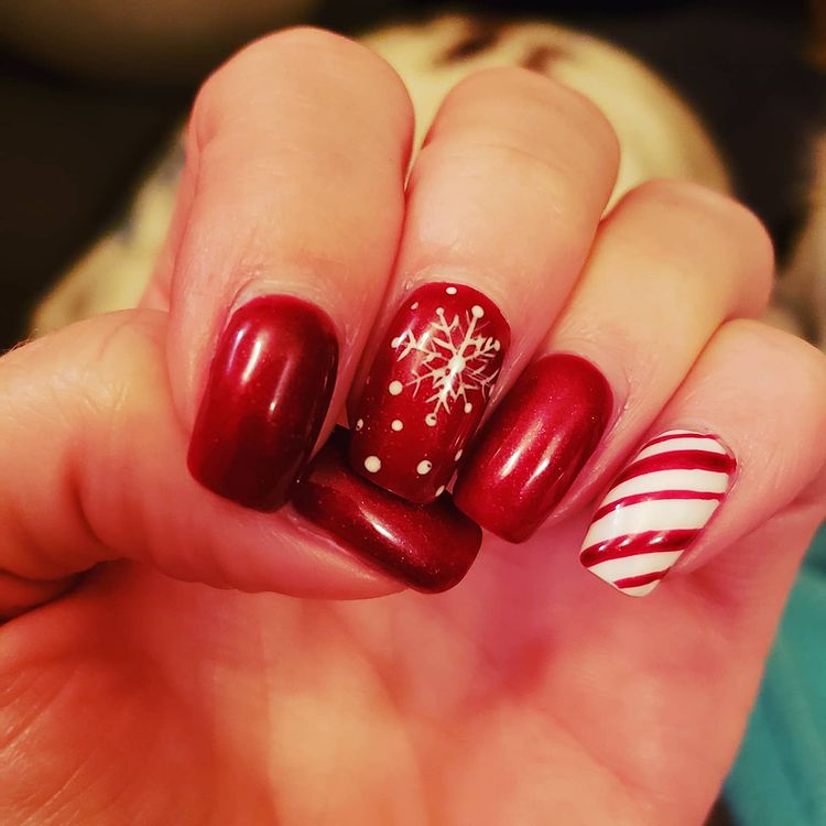 Shiny Christmas nails